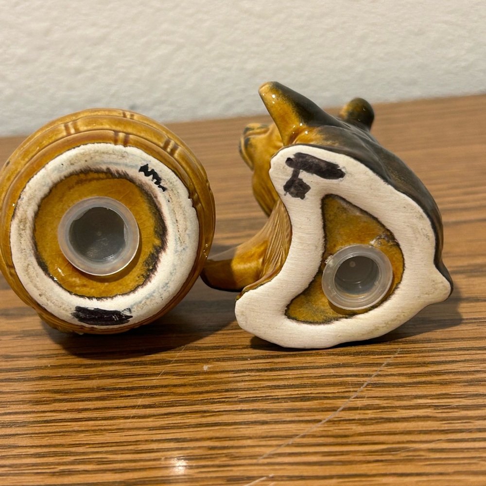 Charming Bear and Beehive Salt & Pepper Shaker’s - Picture 7 of 7
